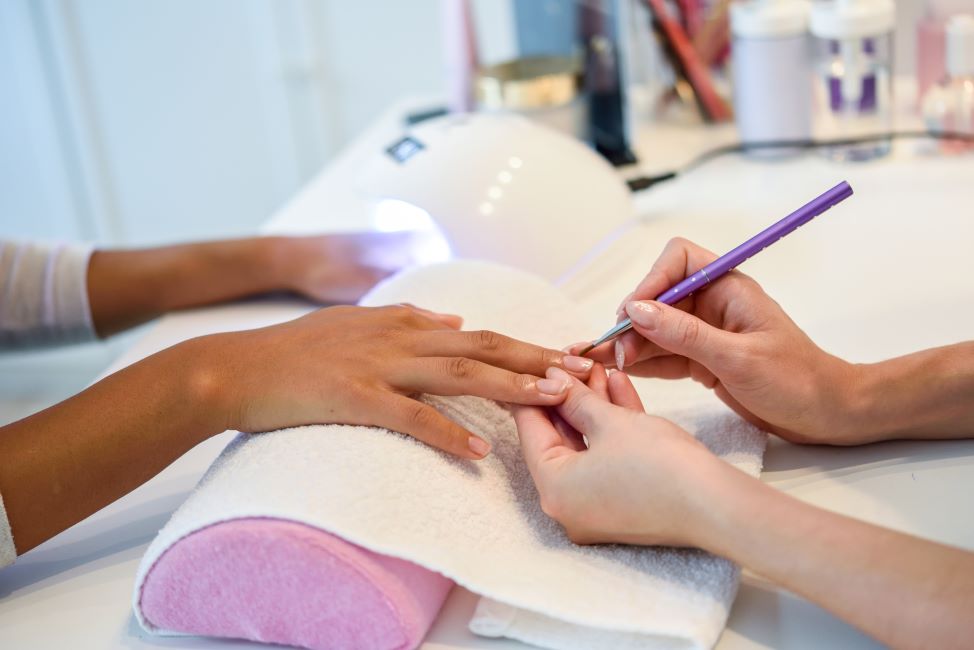 ahl close up beautician 1