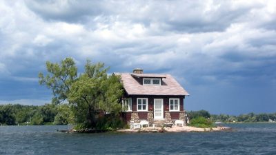 aThousand Islands single house